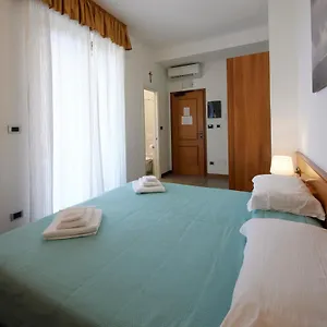 https://hotel-villa-adriana.hotelitalianriviera.com